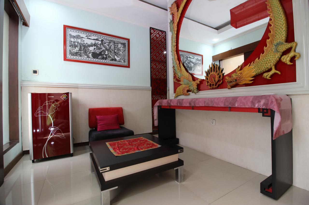 Reddoorz Plus Near Tugu Jogja 2 Yogyakarta Exterior foto